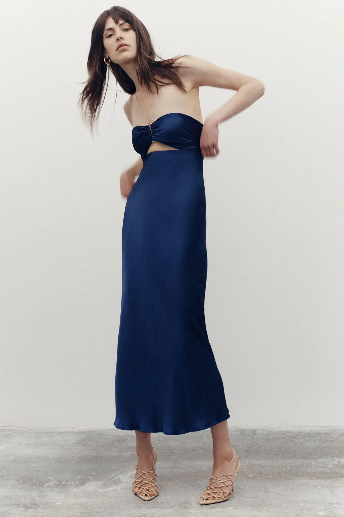 ARIENZO STRAPLESS CUT OUT MIDI DRESS - MIDNIGHT