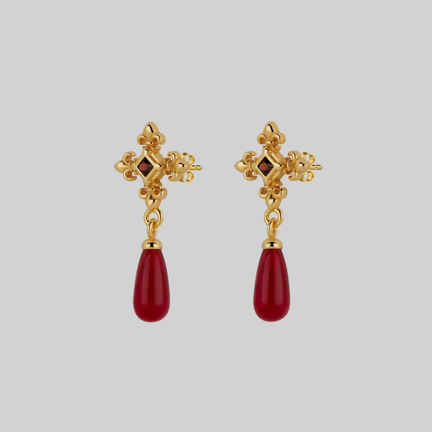 CRIMSON. Medieval Garnet Stud Earrings - Gold