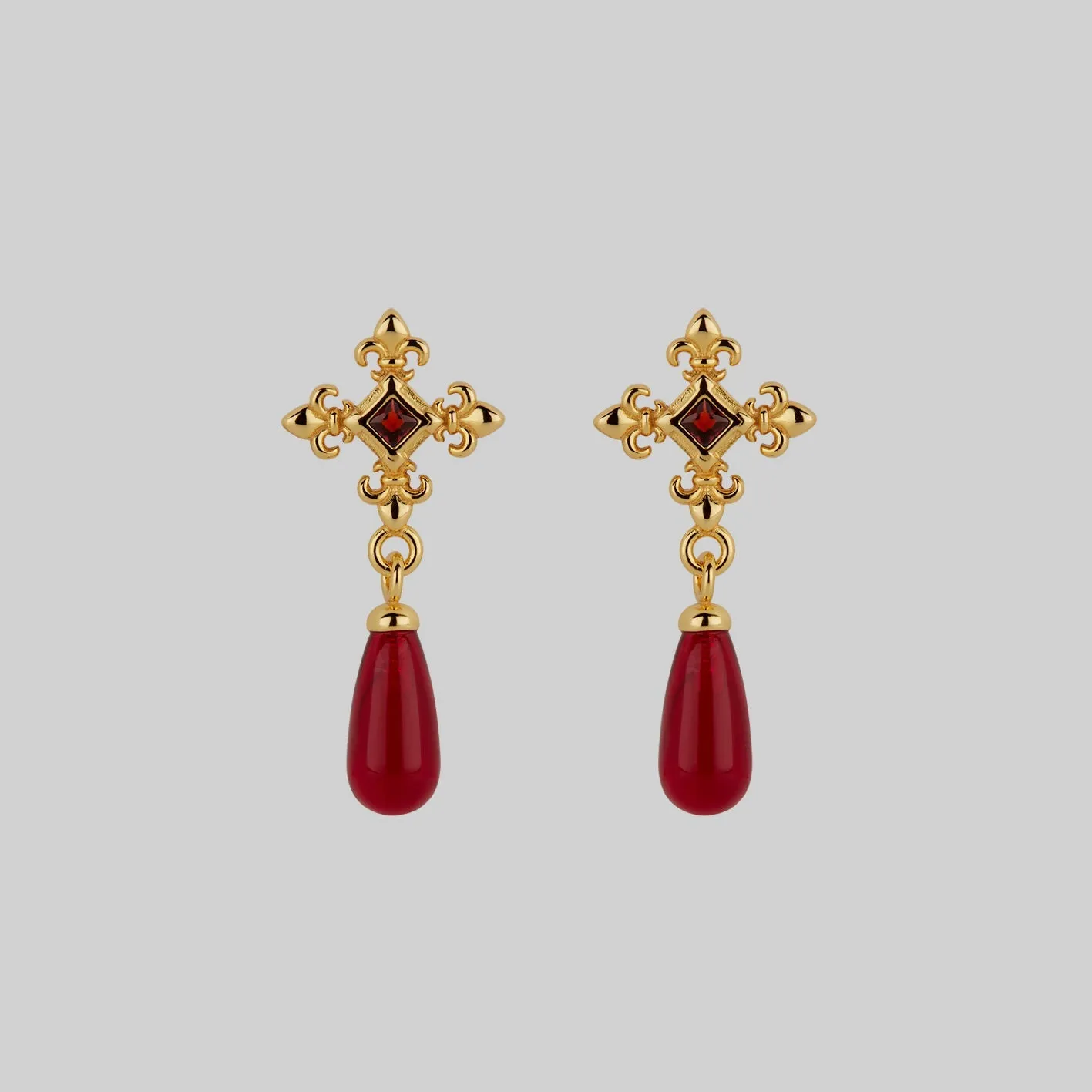 CRIMSON. Medieval Garnet Stud Earrings - Gold