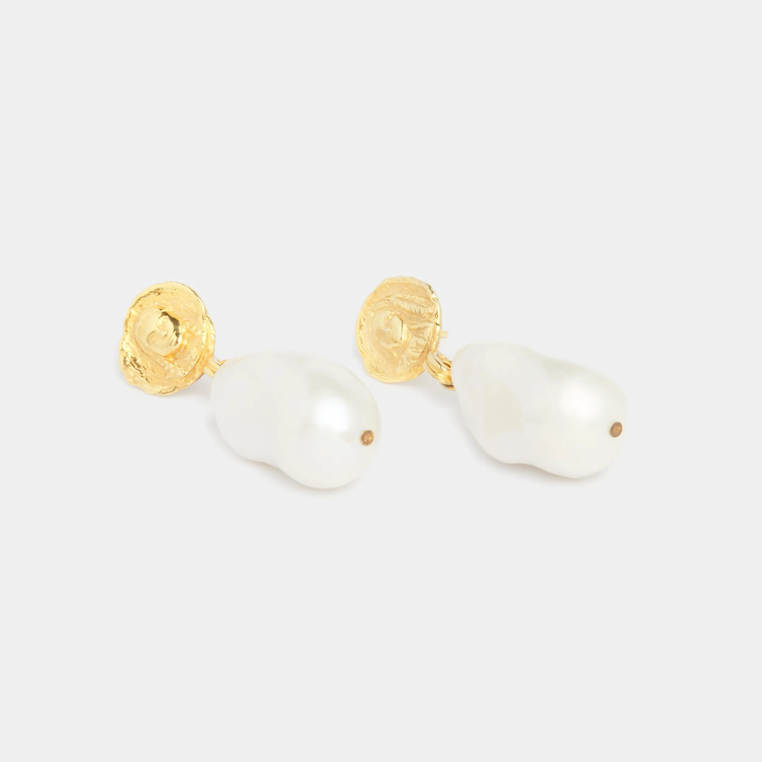 Filles de Gaïa Baroque Pearl Earrings in 14k Solid Gold