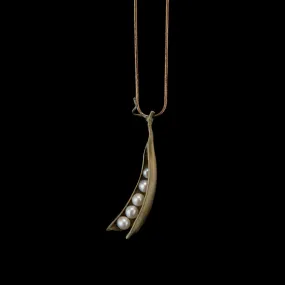 Pea Pod Pendant - 5 Pearls