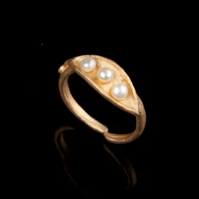 Pea Pod Triple Pearl - Ring